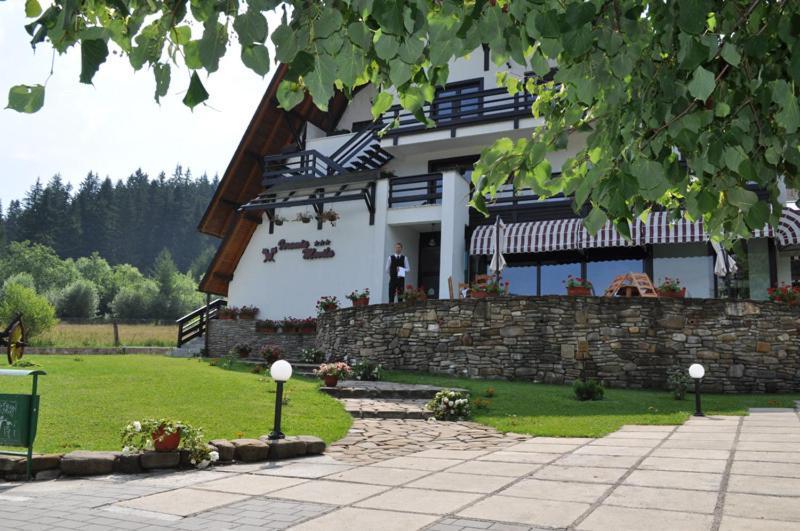 Hotel Ieremia Movila Sucevita Exteriör bild