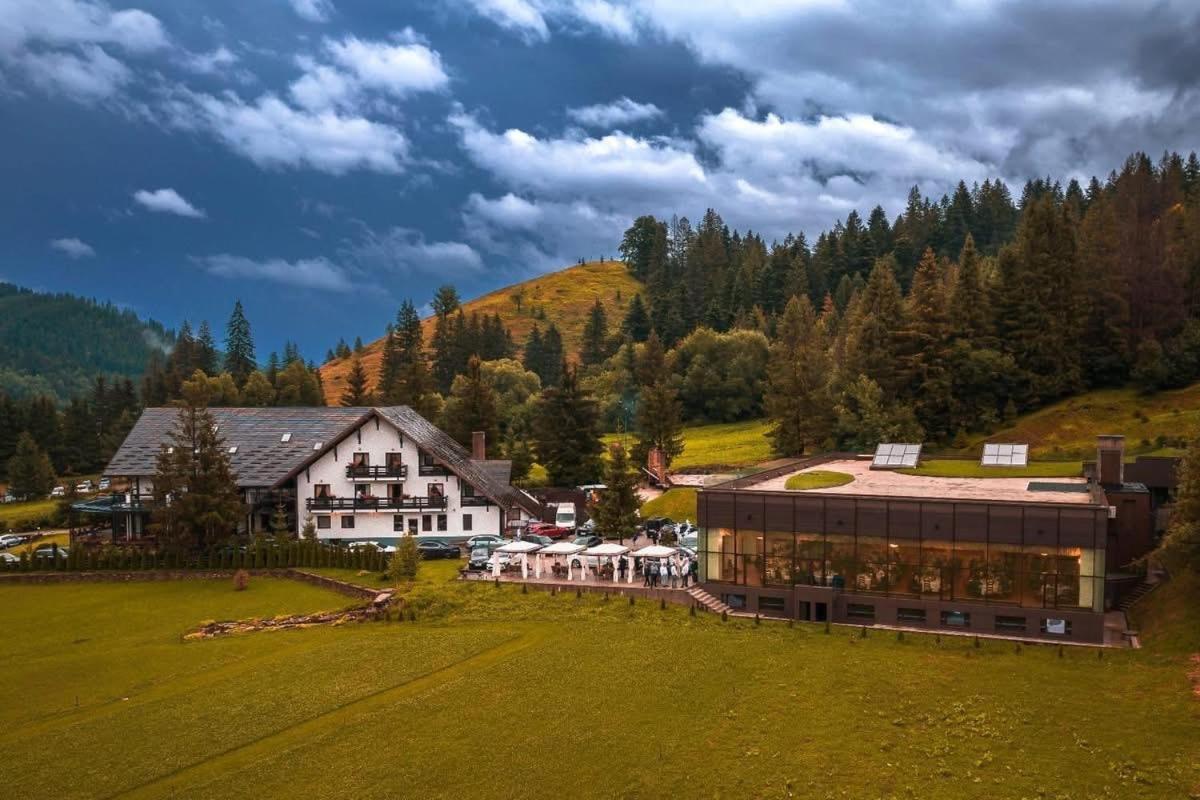 Hotel Ieremia Movila Sucevita Exteriör bild