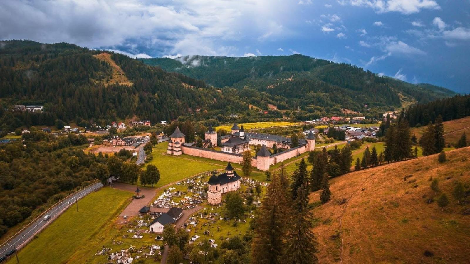 Hotel Ieremia Movila Sucevita Exteriör bild